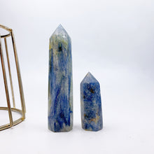 Load image into Gallery viewer, Beautiful Kyanite Tower/Point