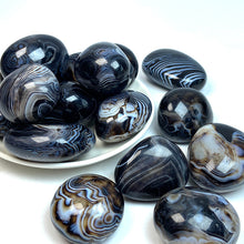 Load image into Gallery viewer, Black Agate Tumble